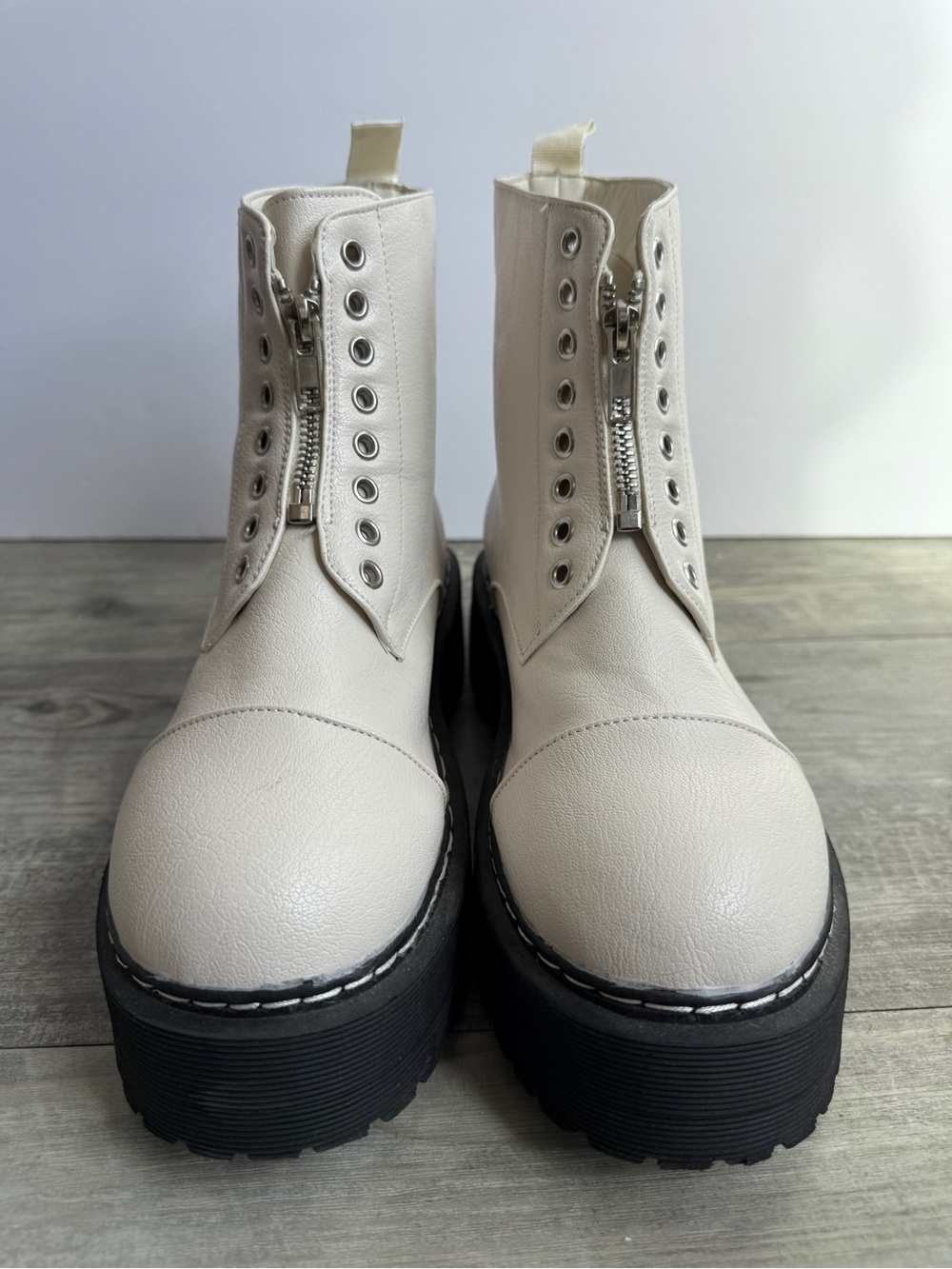 Ardene Cream Platform Combat Boots with Front Zip Size 8